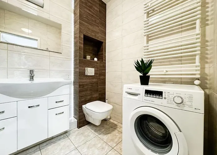 Apartament Stylish - Balcony, Church Views, Parking! Tram *