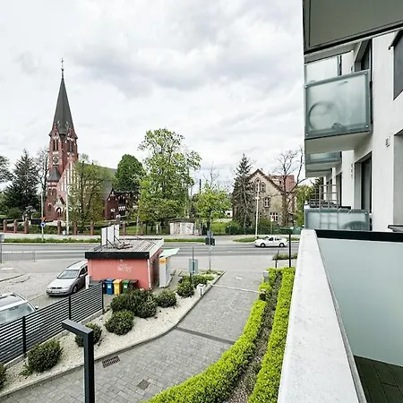 アパート Stylish - Balcony, Church Views, Parking! Tram